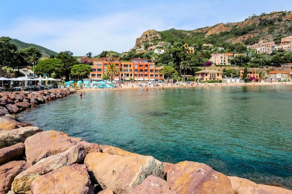French Riviera 1 Bedroom On The Beach Facing Cannes Théoule-sur-Mer Exterior photo