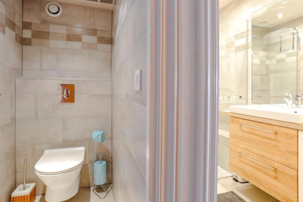 French Riviera 1 Bedroom On The Beach Facing Cannes Théoule-sur-Mer Exterior photo